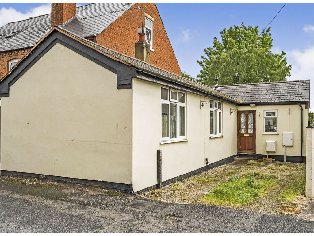 2 bed detached bungalow for sale in St. Terrace, Kidderminster