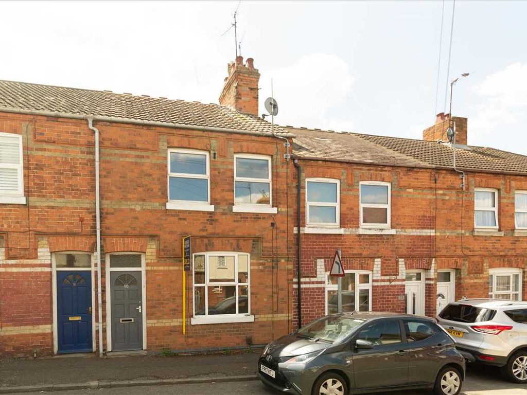 2 bed terraced house to rent in Westfield Street, Higham Ferrers