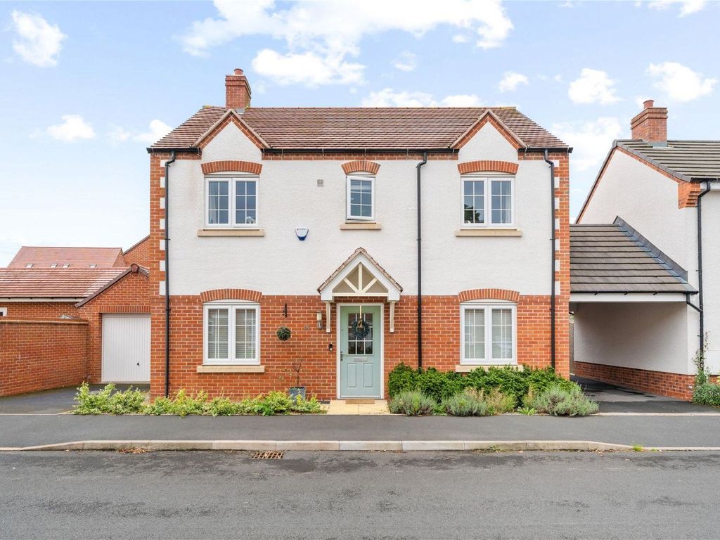 4 bed detached house for sale in Burnham Road, Wythall, Birmingham B47