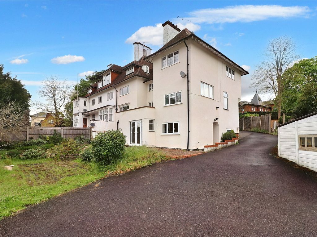 1 bed flat for sale in Woking, Surrey GU22 Zoopla