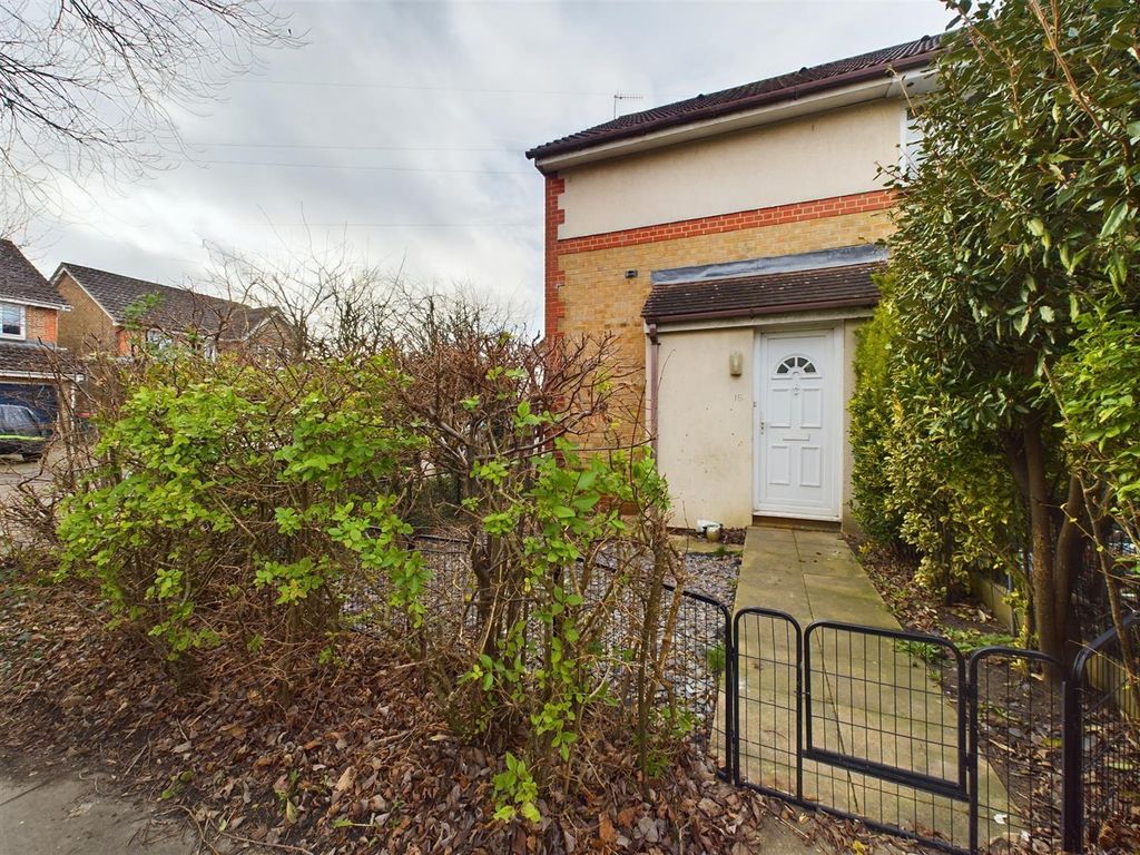 2 bed terraced house to rent in Stepney Close, Fenchurch Road