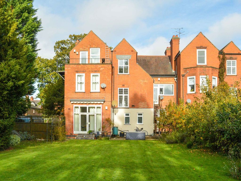 Avenue Road, Clarendon Park, Leicester LE2  