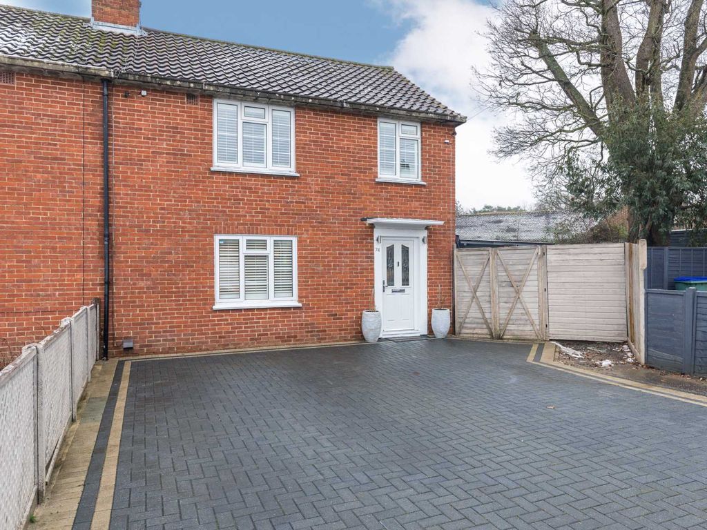 3 bed semidetached house for sale in Sullington Mead, Broadbridge