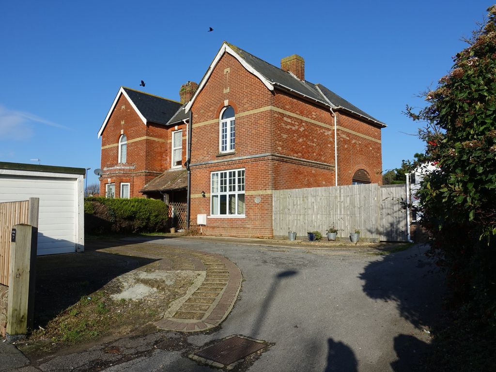 5 bed semidetached house for sale in East Street, Selsey, Chichester