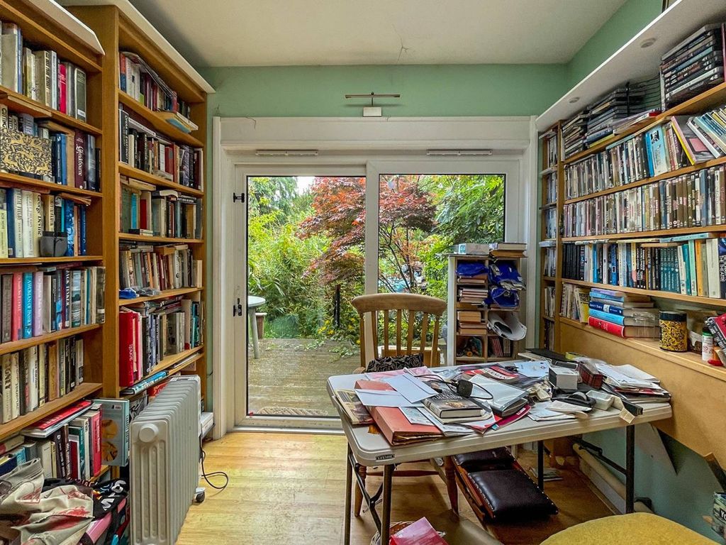 4 bed semidetached house for sale in Surbiton Hall Close, Kingston