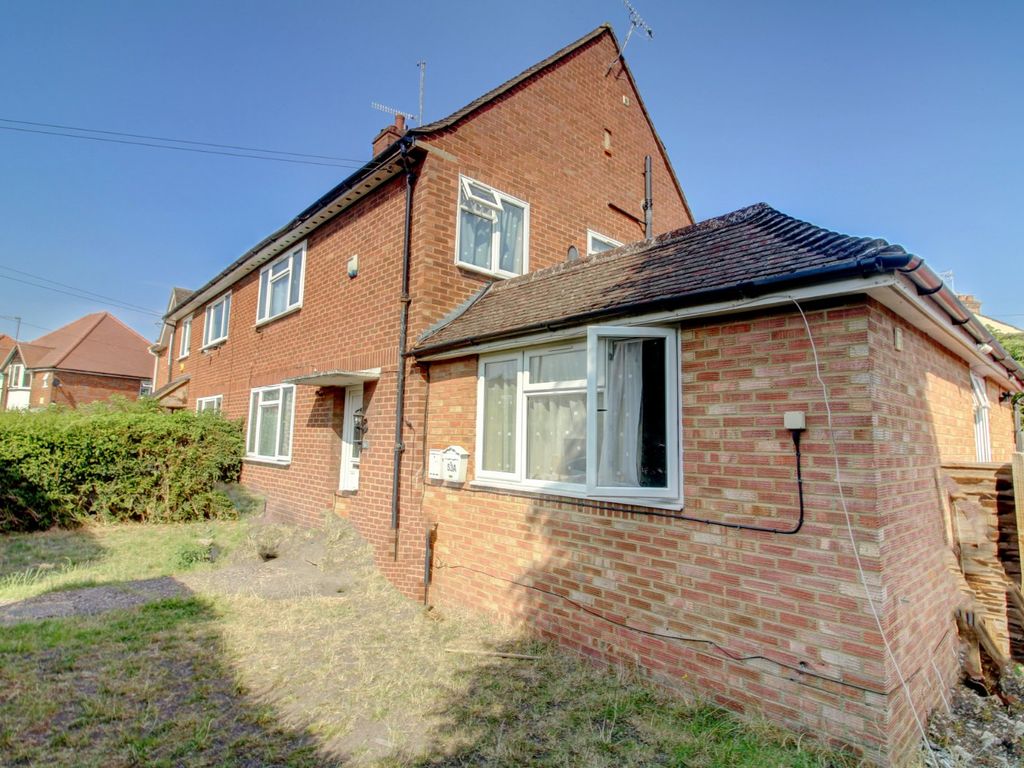 4 bed semidetached house for sale in Beech Road, High