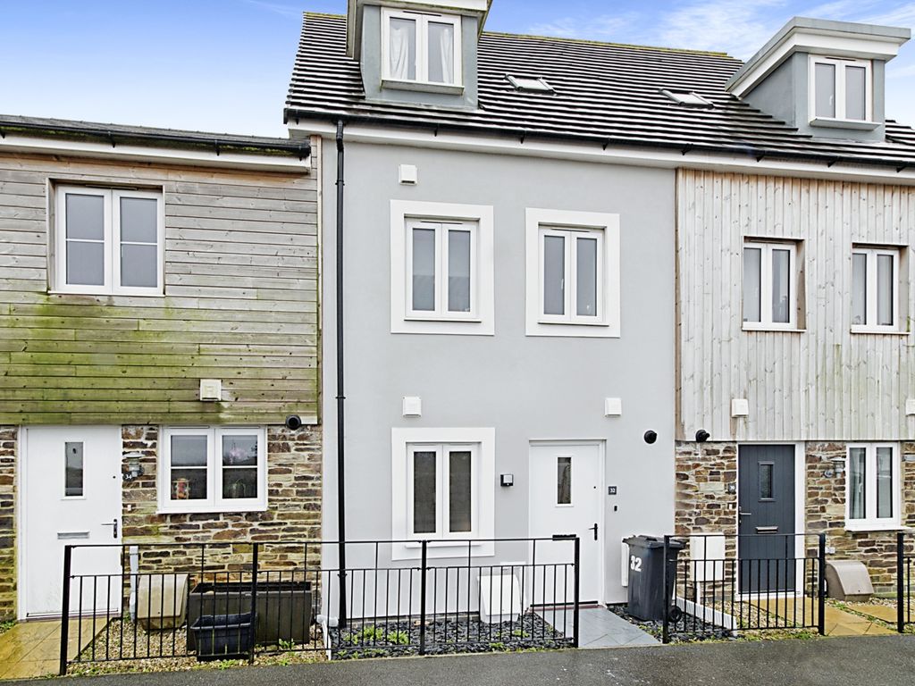4 bed terraced house for sale in Jennings Road, Redruth, Cornwall TR15