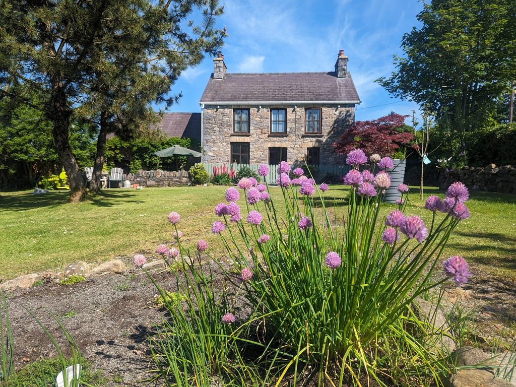 3 bed farm for sale in Heol Lotwen, Capel Hendre, Ammanford