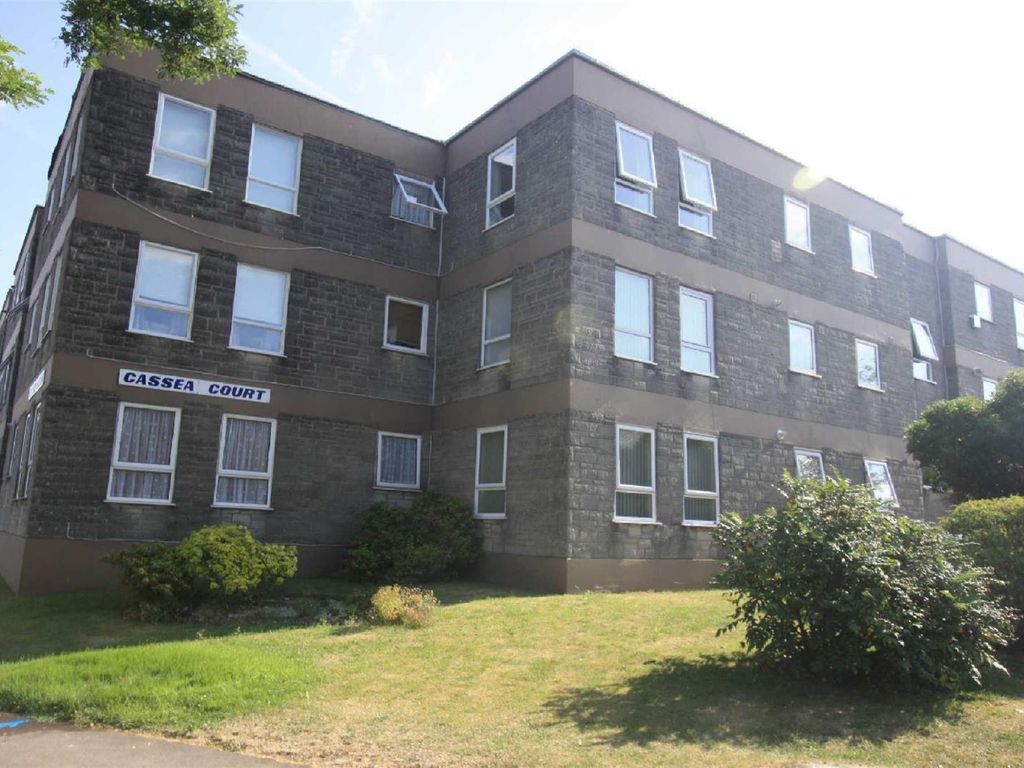 2 bed flat to rent in Dorchester Road, Weymouth DT3, £875 pcm Zoopla