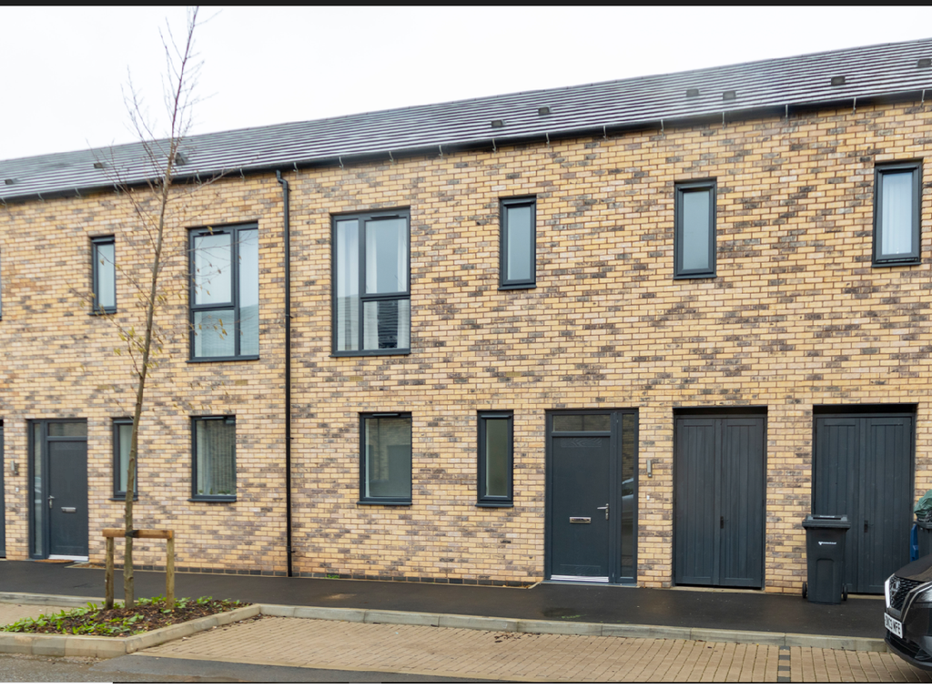 3 bed terraced house to rent in Belgrave Village, Bird Close