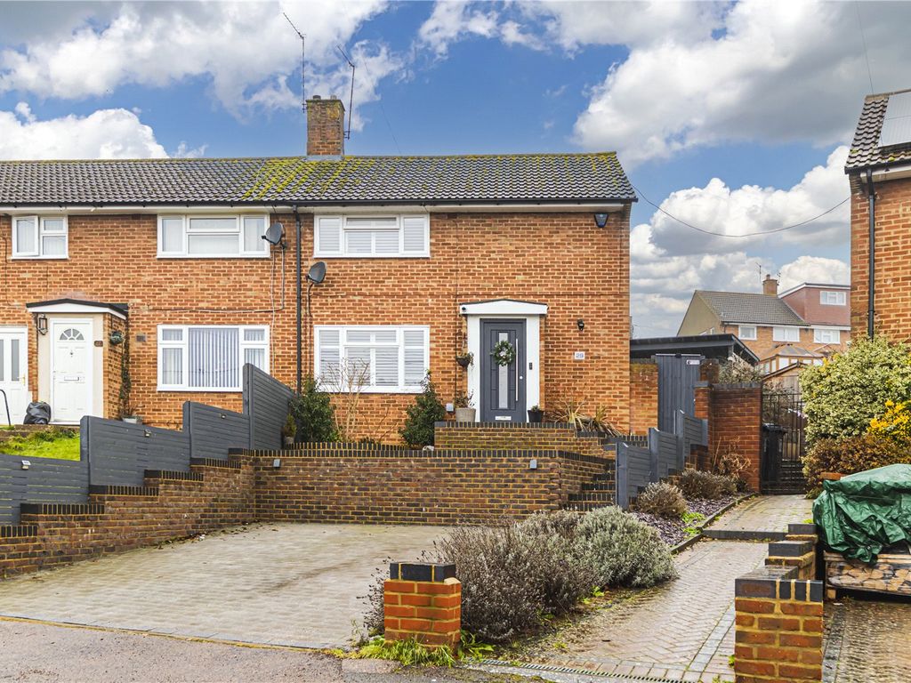 3 bed end terrace house for sale in Chaulden Terrace, Hemel Hempstead