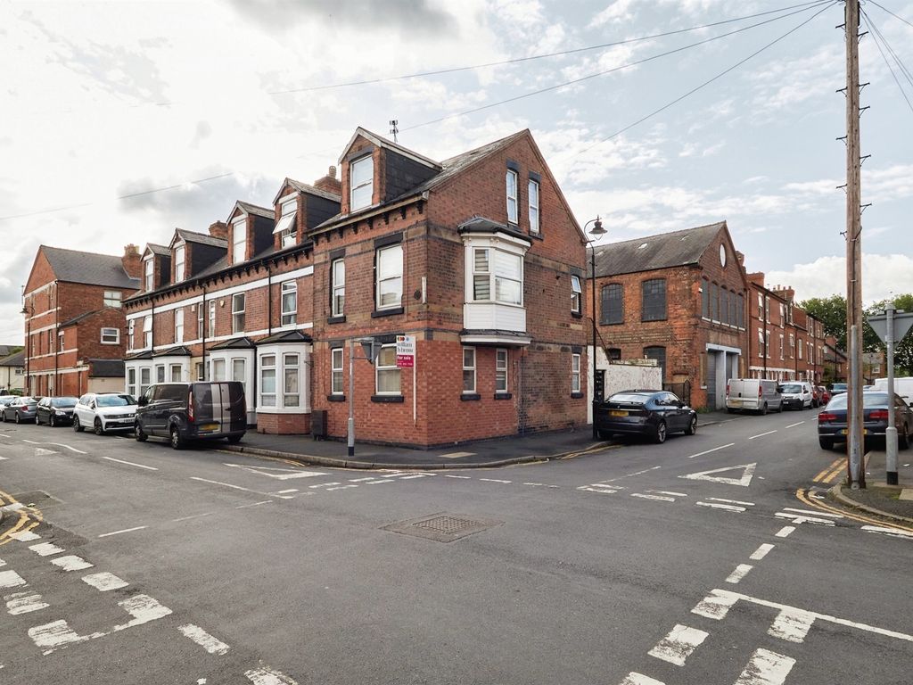 3 bed end terrace house for sale in Holgate Road, Nottingham NG2 Zoopla