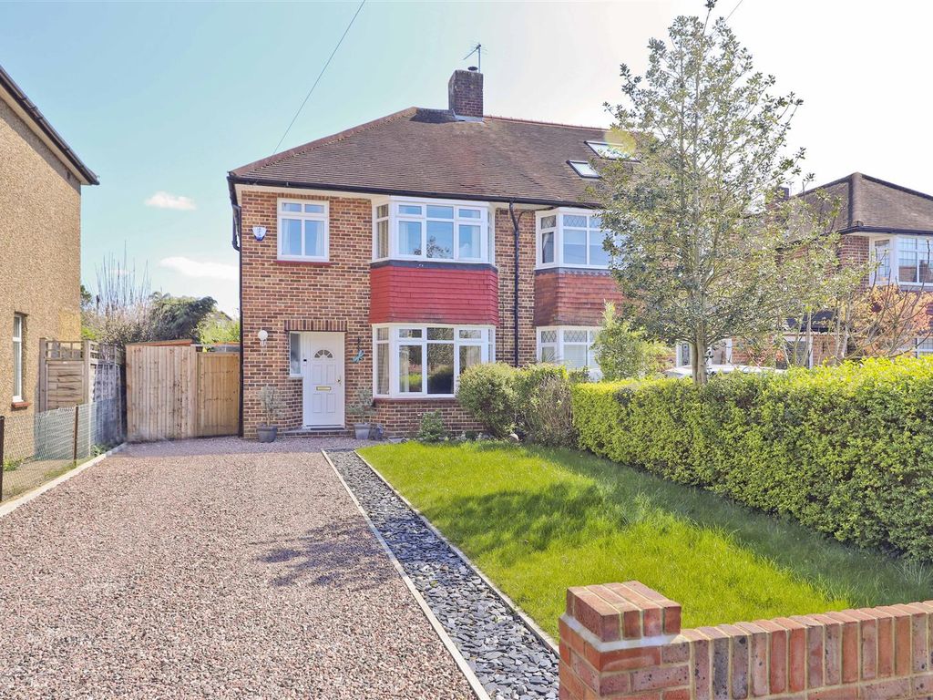 3 bed semidetached house for sale in Pynchester Close, Ickenham UB10