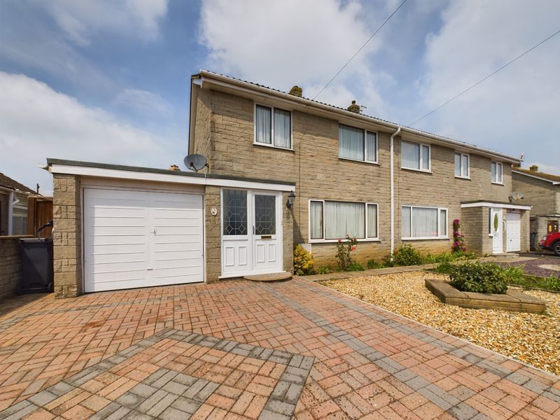 3 bed semidetached house for sale in Pinewood Drive, Somerton TA11, £