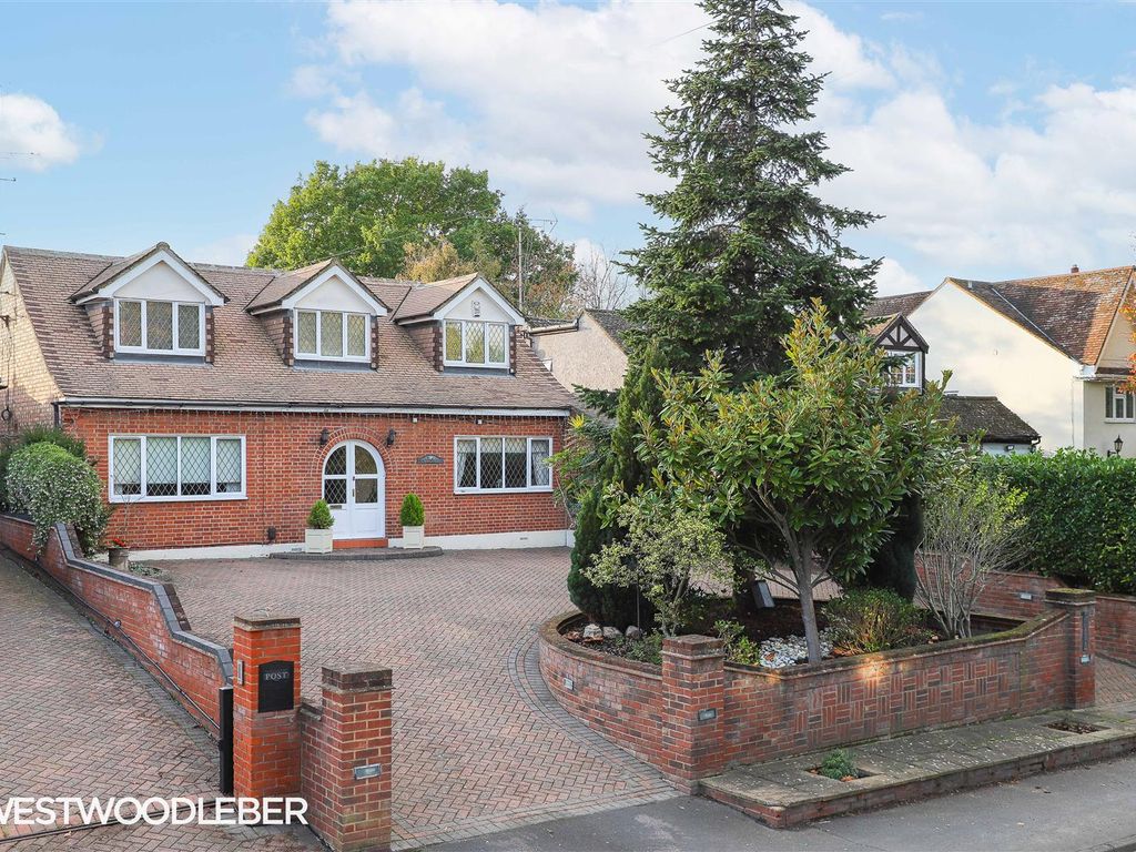 3 bed detached house for sale in Middle Street, Nazeing, Waltham Abbey