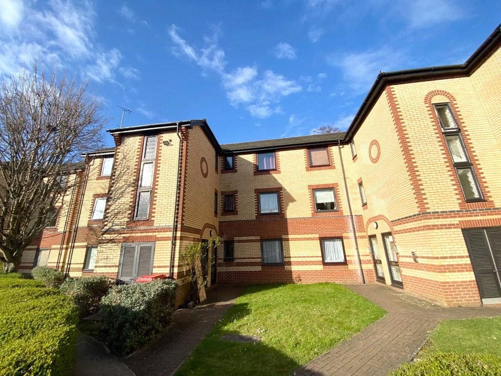 1 bed flat for sale in Landen Court, Finchampstead Road, Wokingham