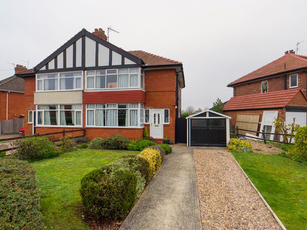 3 bed semidetached house for sale in Wallis Avenue, Lincoln LN6 Zoopla