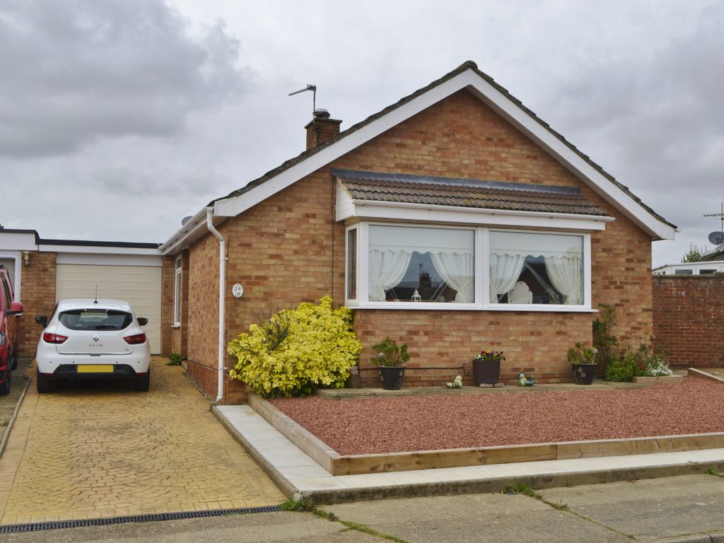 2 bed detached bungalow for sale in Ascot Drive, Felixstowe IP11, £