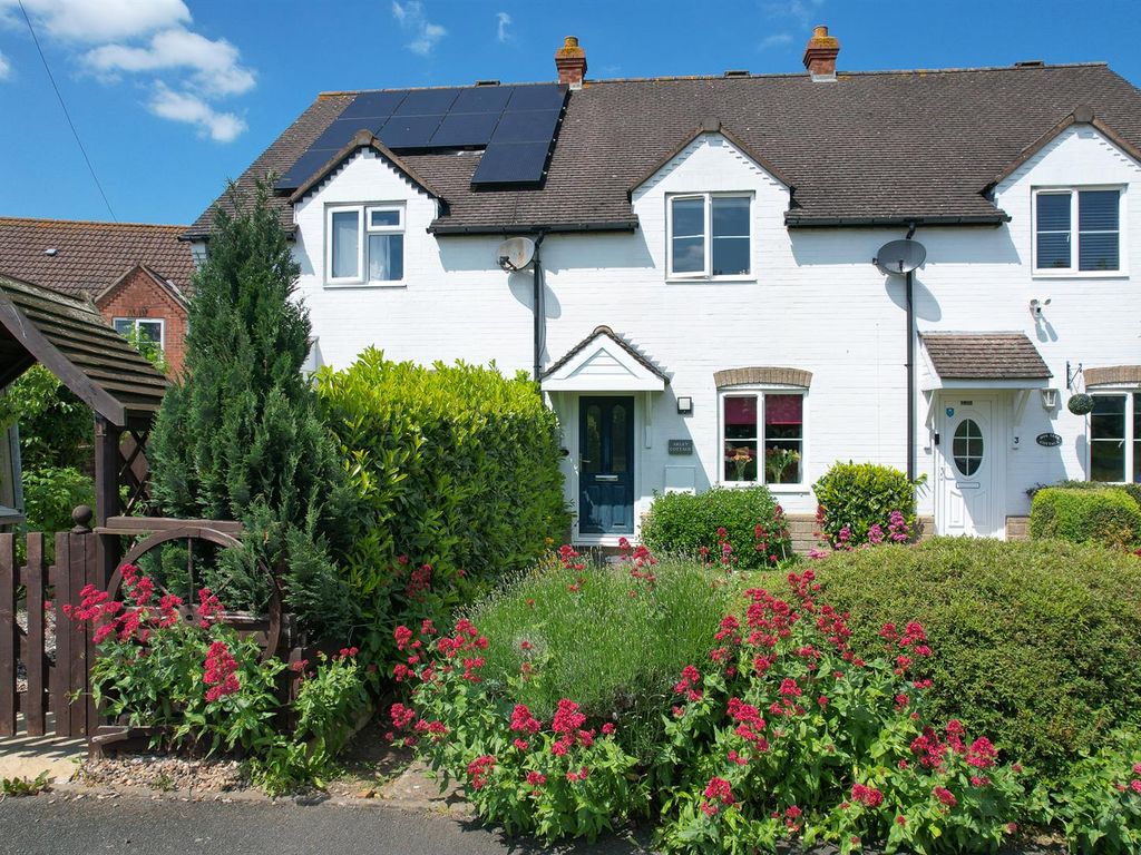 3 bed terraced house for sale in Church Walk, Norton, Evesham WR11 Zoopla