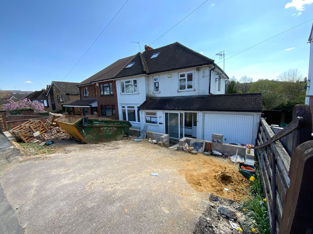 Room to rent in 223 West Road, High HP12 Zoopla