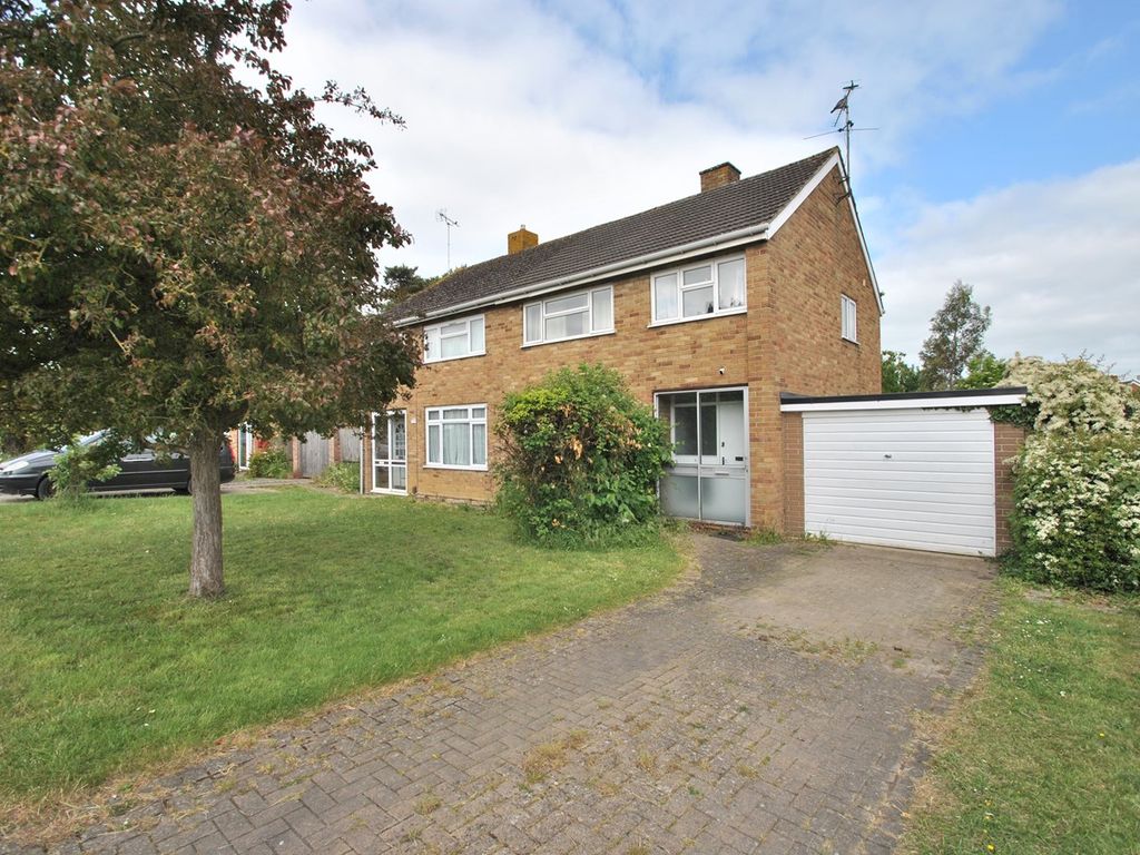 3 Bed Semi Detached House For Sale In Crown Drive Bishops Cleeve