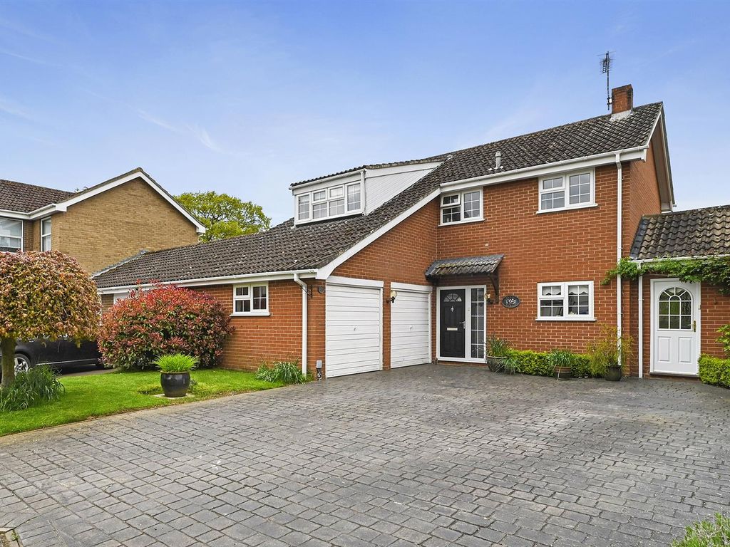 4 bed linkdetached house for sale in Tithe Close, Gazeley, Newmarket CB8 Zoopla