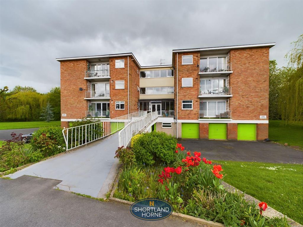 2 bed flat to rent in Wiltshire Court, Nod Rise, Coventry CV5, £875 pcm