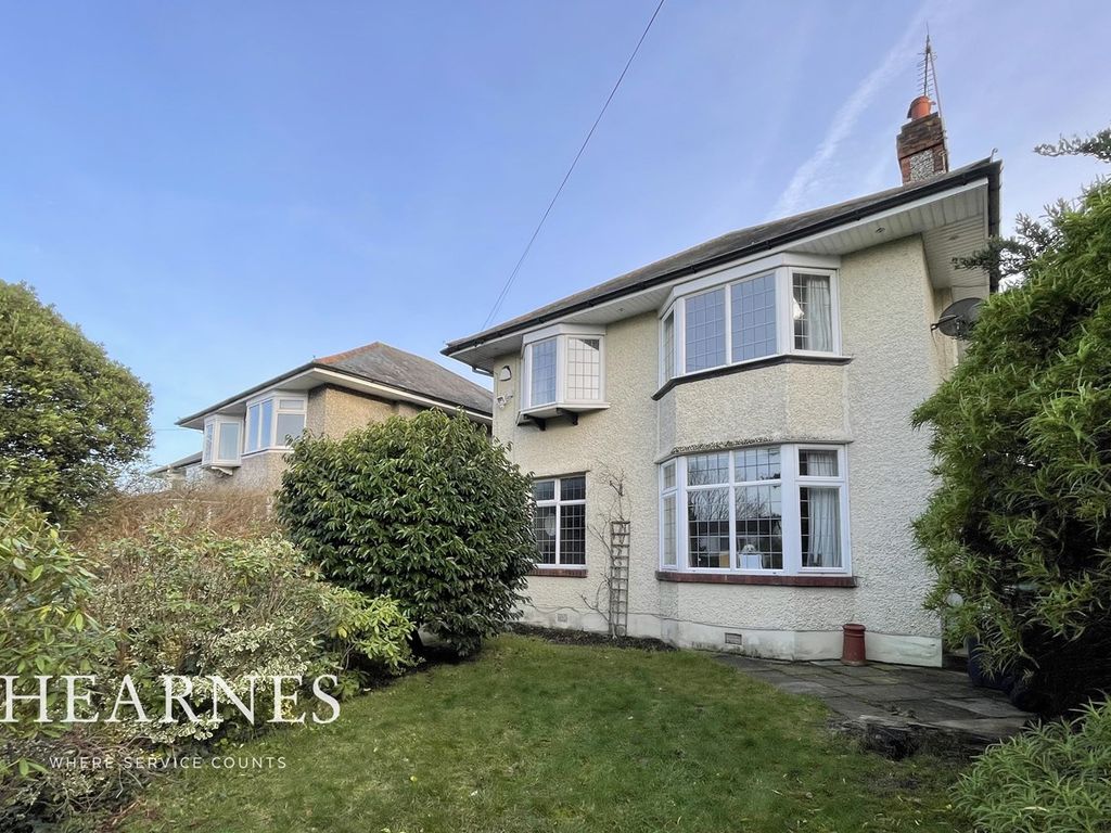 Cecil Avenue, Queens Park, Bournemouth BH8