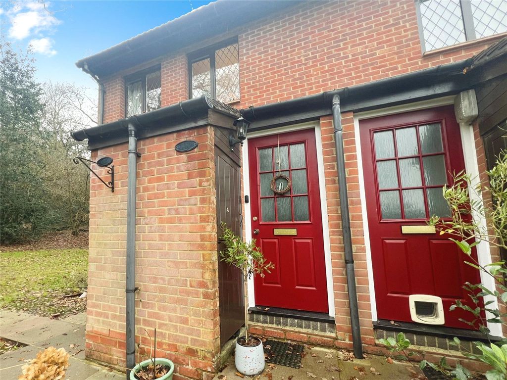 1 bed flat to rent in Windermere Close, Chorleywood, Rickmansworth