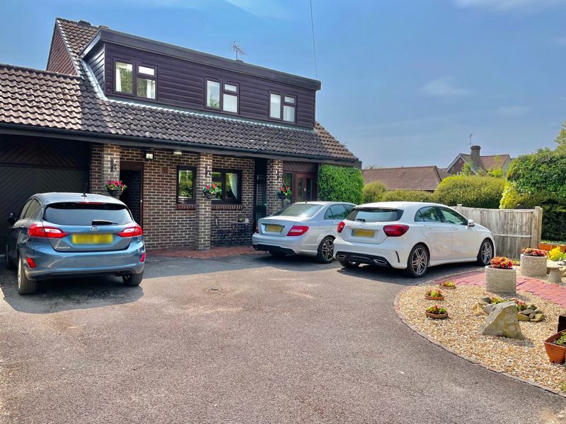 4 bed detached house for sale in SemiRural, Level Mare Lane