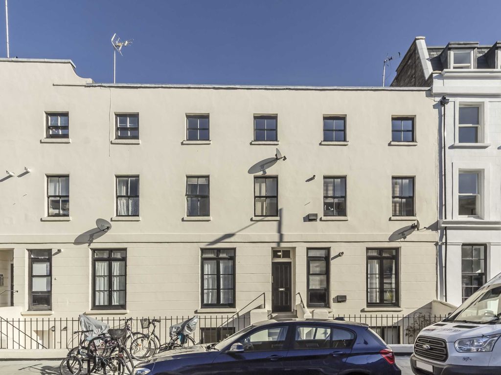 3 bed flat to rent in Blythe Road, London W14 Zoopla