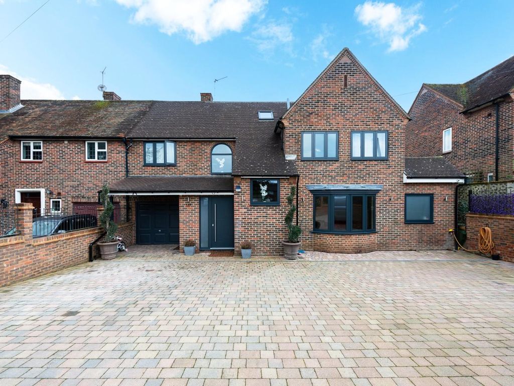 5 bed semidetached house for sale in St. Pauls Wood Hill, Orpington