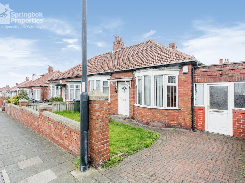 2 bed semidetached bungalow for sale in West Road, Newcastle Upon Tyne