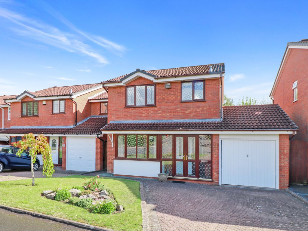 3 bed detached house for sale in Finwood Close, Solihull B92, £439,950