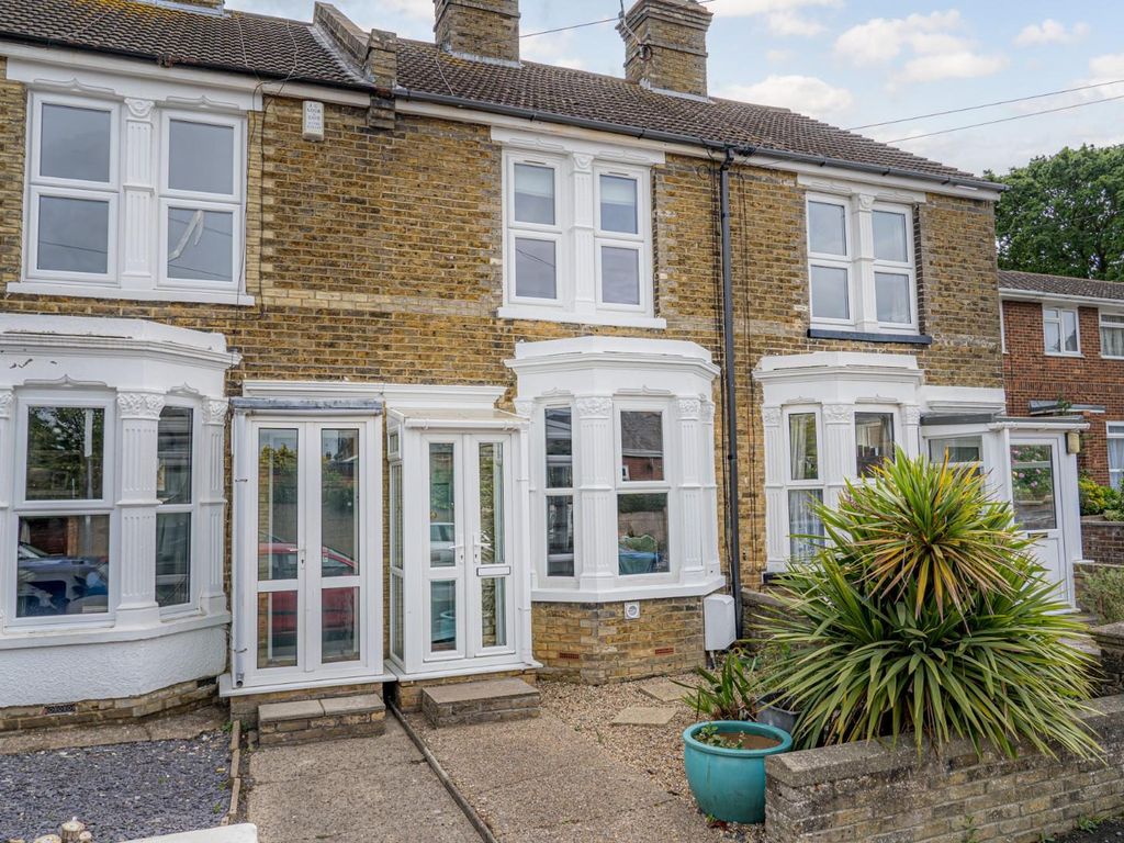 3 bed terraced house for sale in Canute Road, Faversham ME13 Zoopla