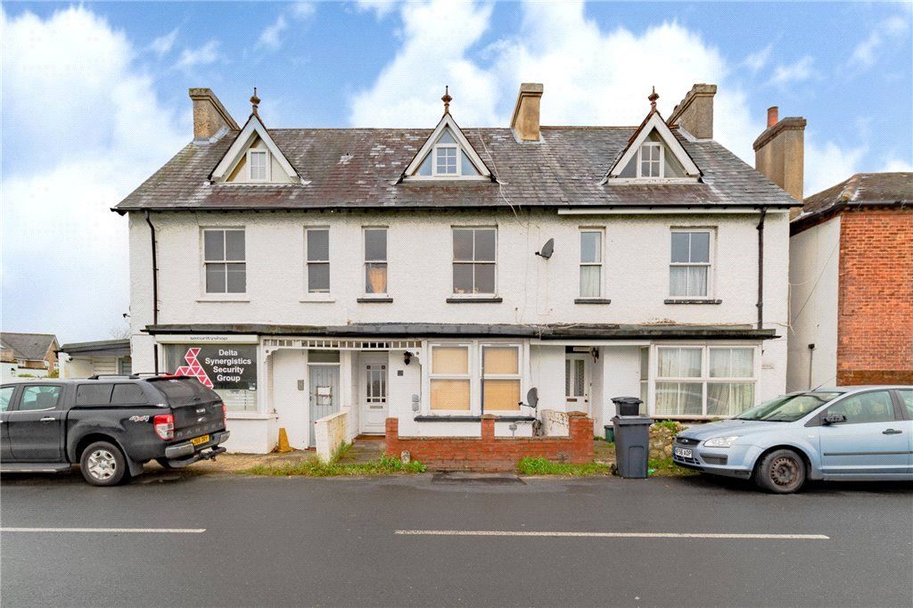 3 bed flat for sale in Gold Hill West, Chalfont St. Peter, Gerrards