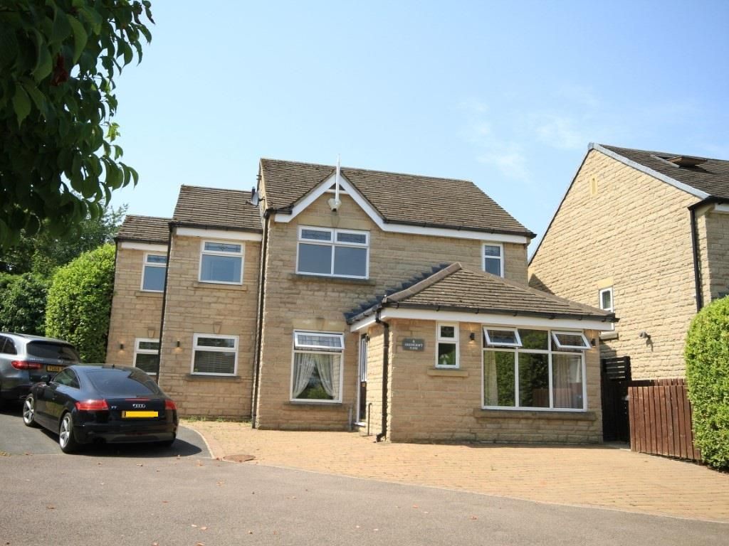 4 bed detached house for sale in Greencroft Close, Idle, Bradford BD10