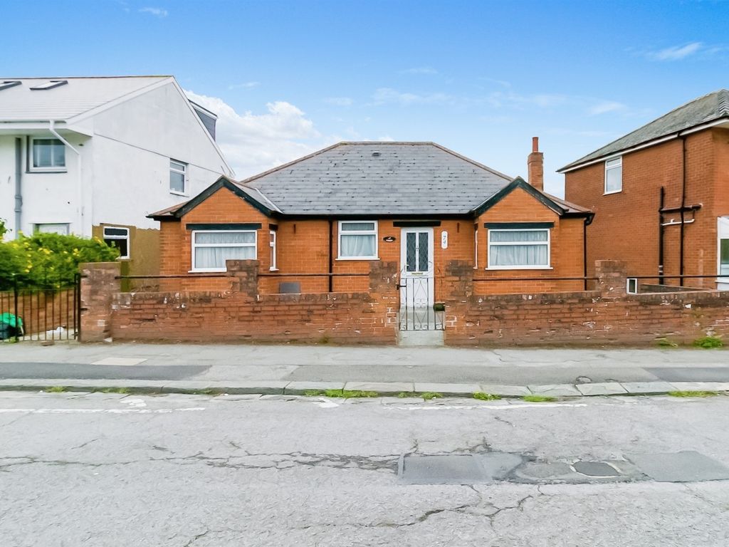2 bed detached bungalow for sale in St. Pauls Avenue, Barry CF62, £