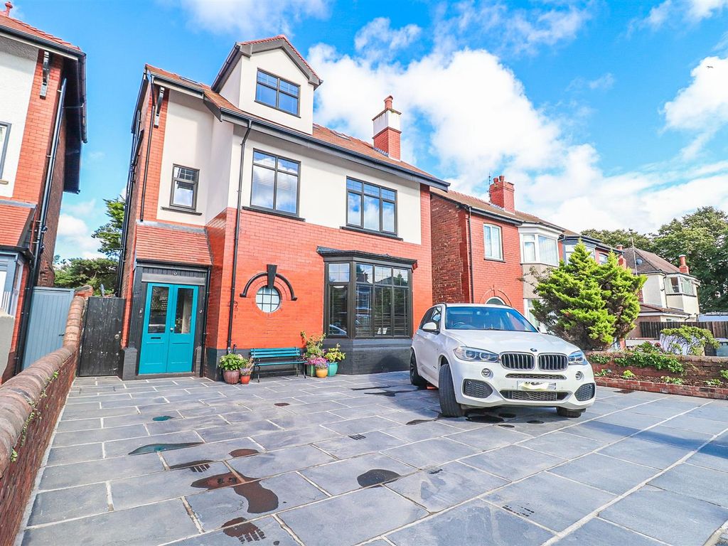 5 bed detached house for sale in Southbank Road, Southport PR8, £