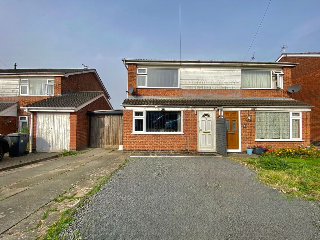 3 bed semidetached house for sale in Erskine Close, Hinckley LE10, £