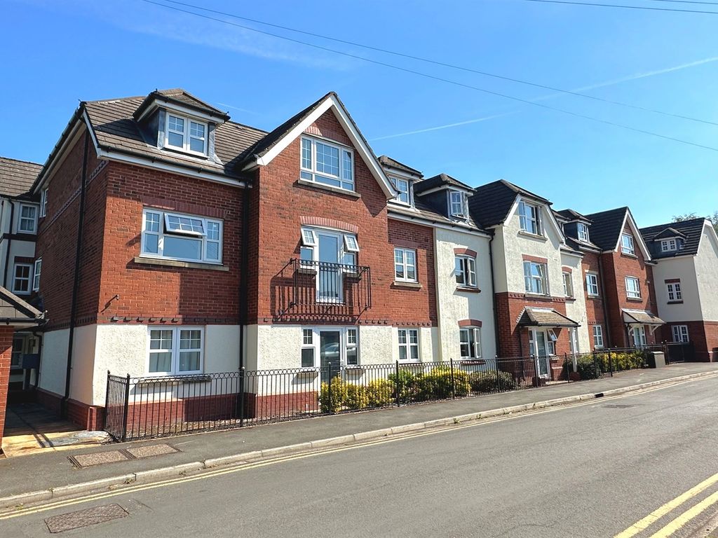 2 bed flat for sale in Wilmslow Court, Sagars Road, Wilmslow SK9 Zoopla