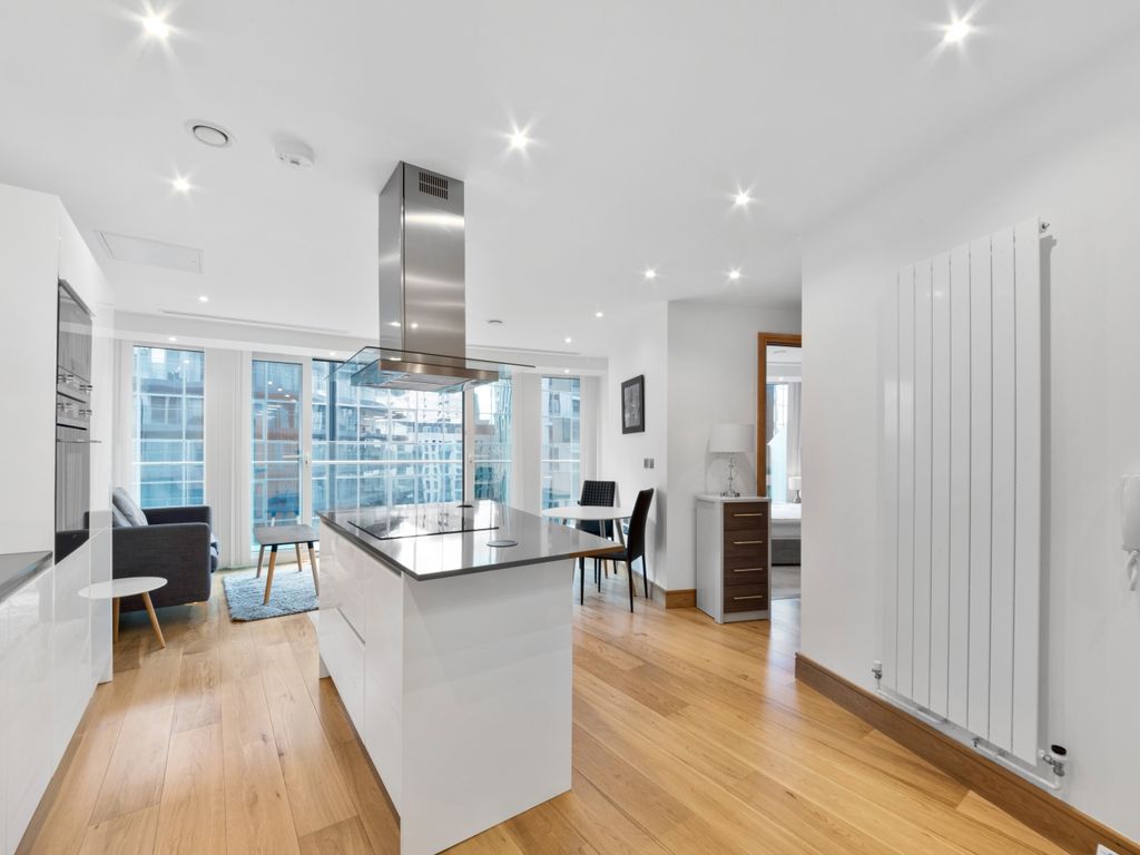 1 bed flat to rent in Arena Tower, Crossharbour Plaza, Canary Wharf E14