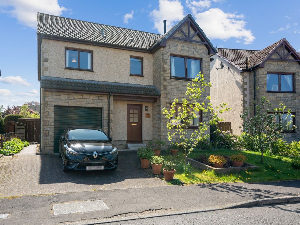 5 bed detached house for sale in Sutherland Crescent,