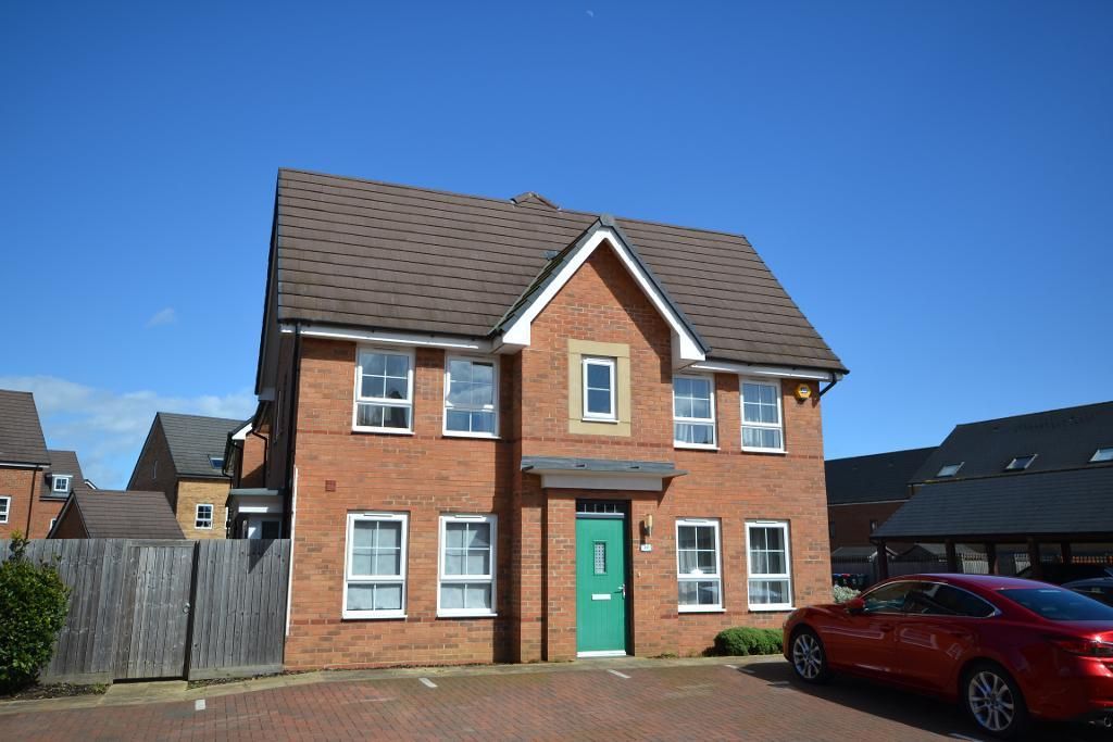 3 bed semidetached house for sale in Rosebush Row, Brooklands, Milton