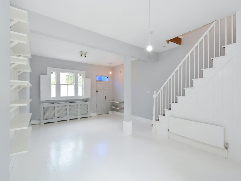 3 bed terraced house to rent in Wilton Way, Hackney, London E8, £3,500