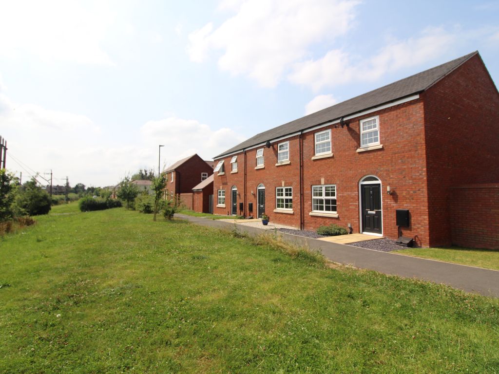 4 bed terraced house to rent in Royal Wilding Place, Holmer, Hereford