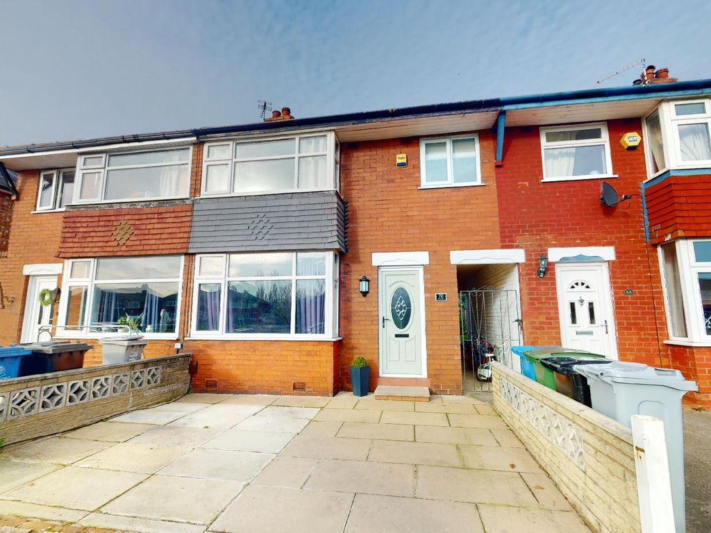 3 bed town house for sale in Welwyn Close, Urmston, Manchester M41 Zoopla