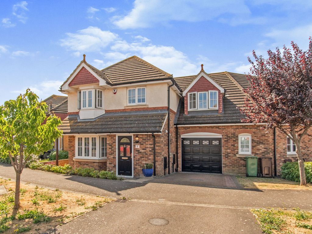 4 bed linkdetached house for sale in Larch End, Minster On Sea