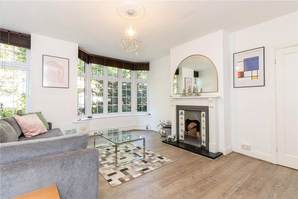 2 bed flat for sale in Effingham Lodge, Surbiton Crescent, Kingston Upon Thames KT1 Zoopla