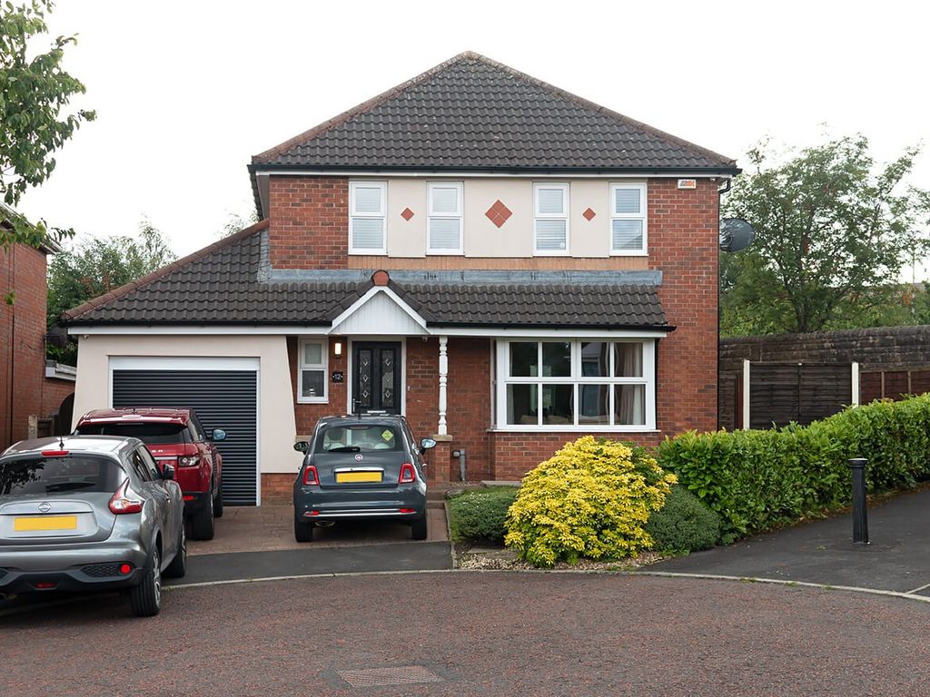 4 bed detached house for sale in Hawthorn Gardens, Clayton Le Moors